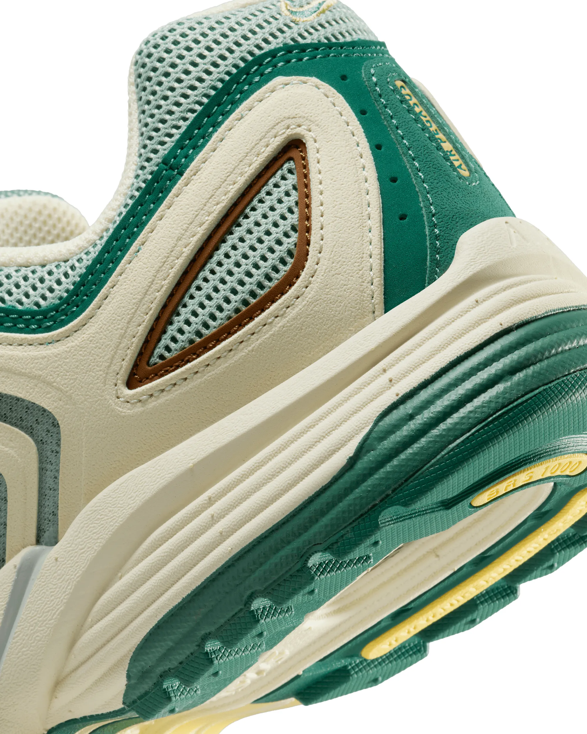 Air Pegasus 2005 - Coconut Milk / Bicoastal / Light Silver
